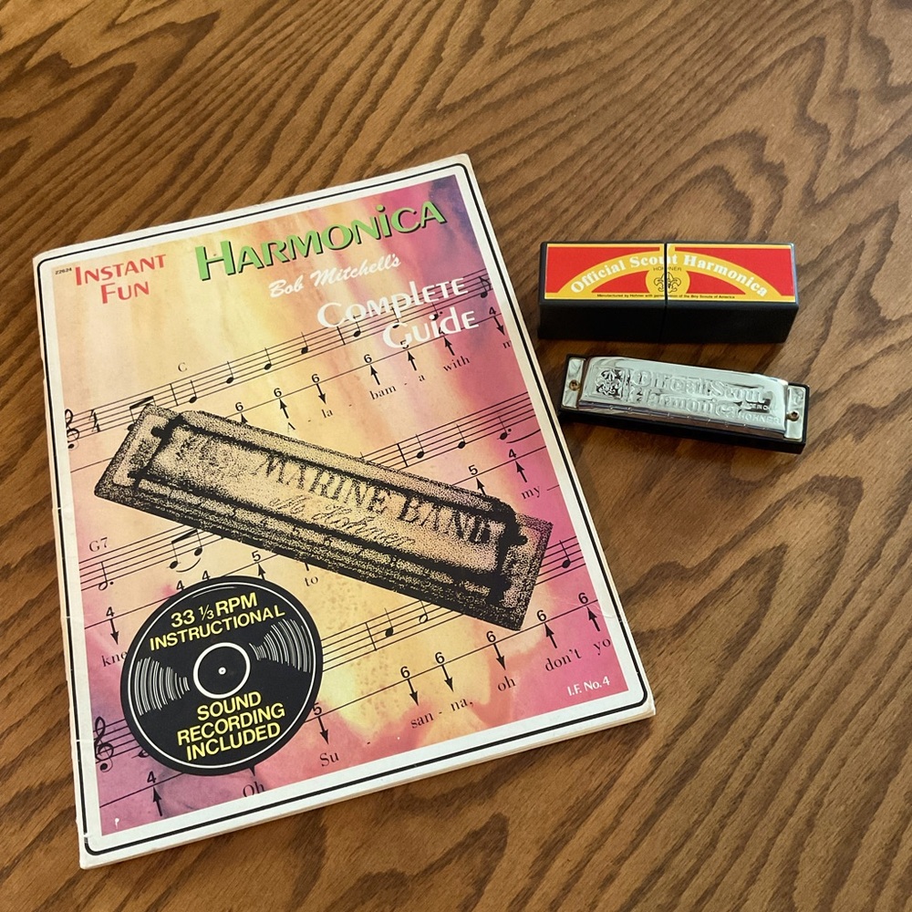 Hohner Official Scout 10-Hole Harmonica w/Harmonica Complete Guide Book